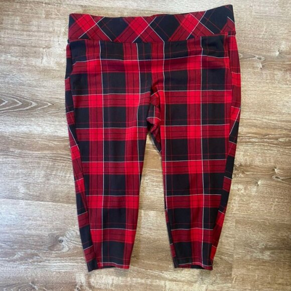 Torrid size 3 Premium Ponte Stretch Pull-On Pixie Pant - Red Plaid - Picture 6 of 8